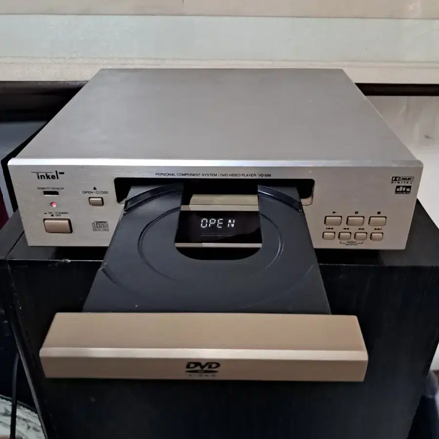 INKEL DVD /CD PLAYER VD-898