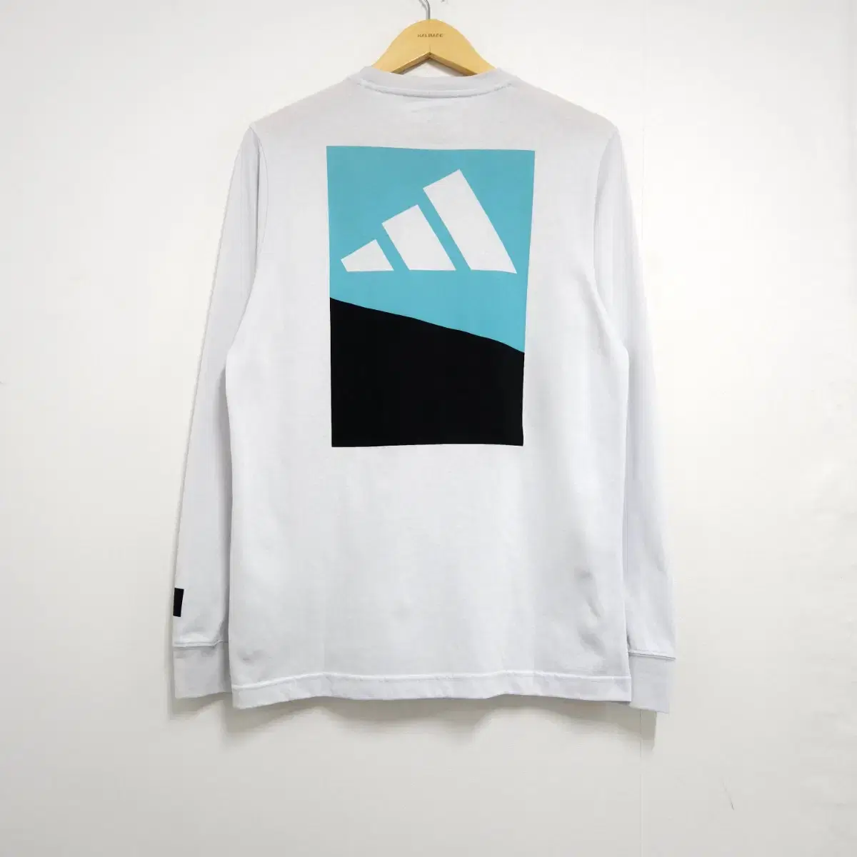 L(95) Adidas New Back Logo Long Sleeve T-Shirt