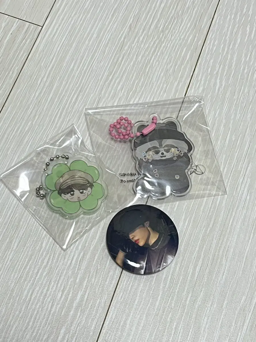 The Boyz sunwoo kim sunwoo Merch keyring Pinbuttons