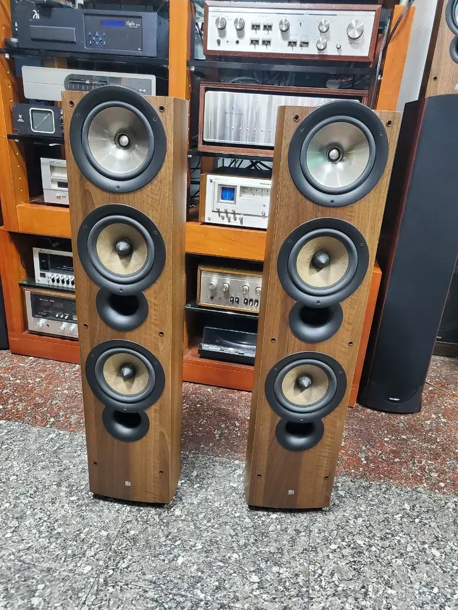 영국 KEF  톨보이스피커 iQ9  sp3503