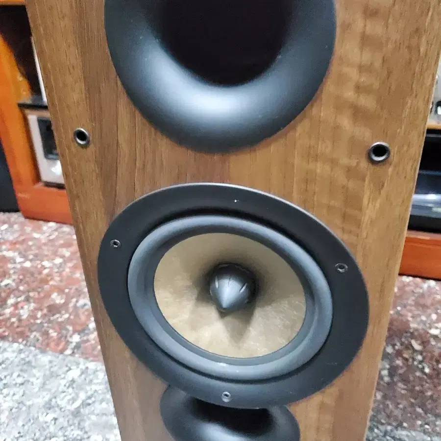 영국 KEF  톨보이스피커 iQ9  sp3503