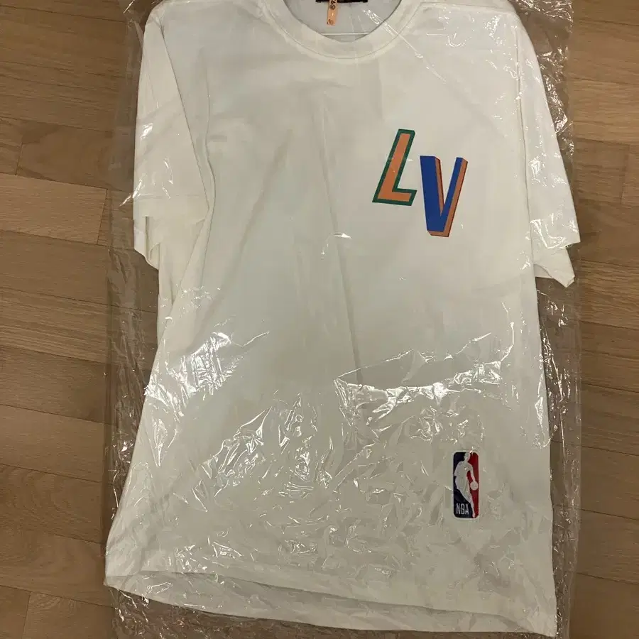 3XL 루이비통 x NBA 프론트 앤 백 레터스 프린트 티셔츠 1A8X8