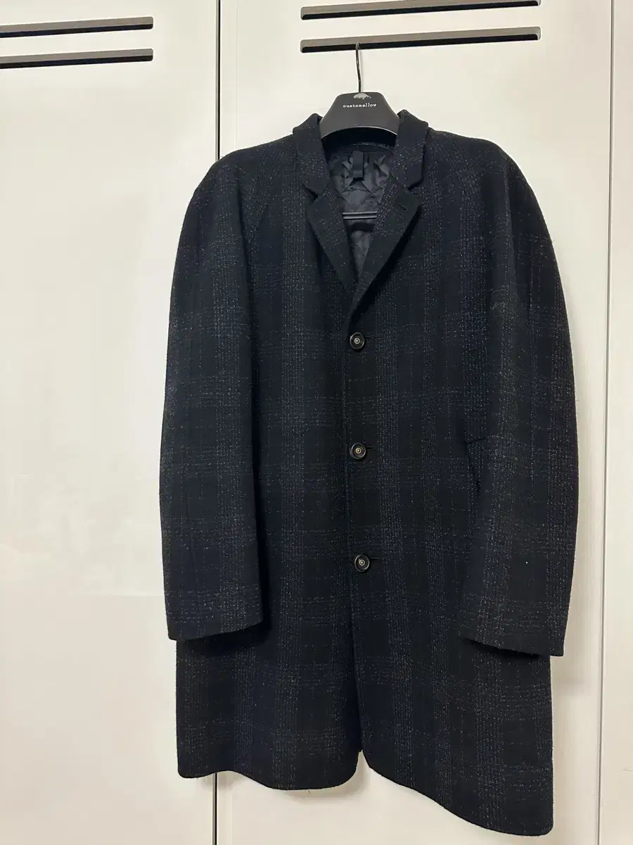 Sells custom mellow handmade Lee Dong Hwi collaboration coat.