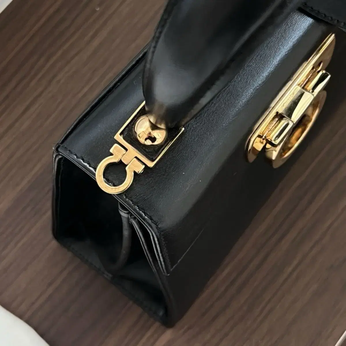 ferragamo / 페라가모 간치니 탑핸들 스몰 핸드백