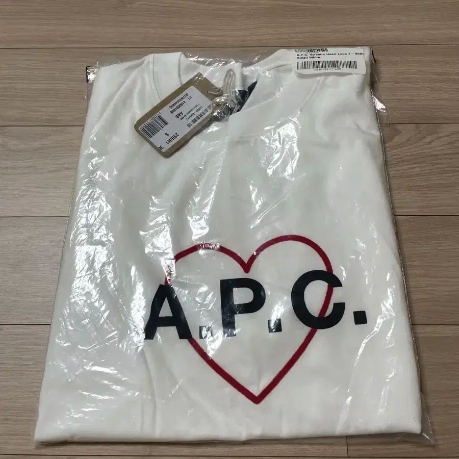 APC 반팔 하트로고 새상품