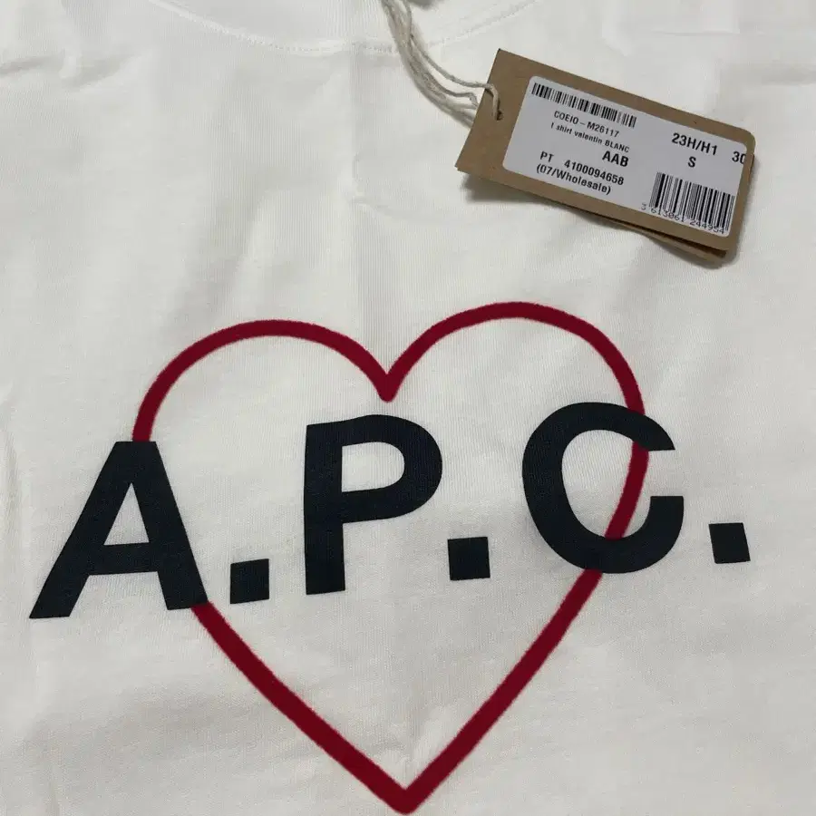 APC 반팔 하트로고 새상품