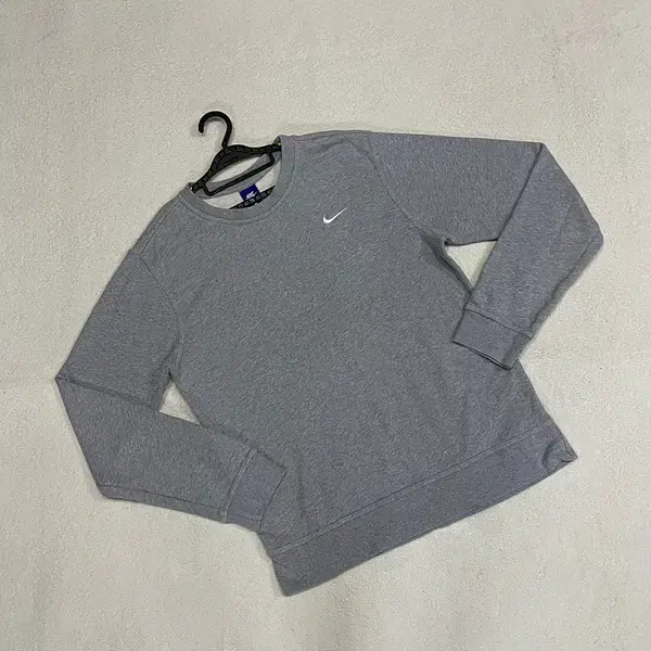 XL Nike Round Top B.2100