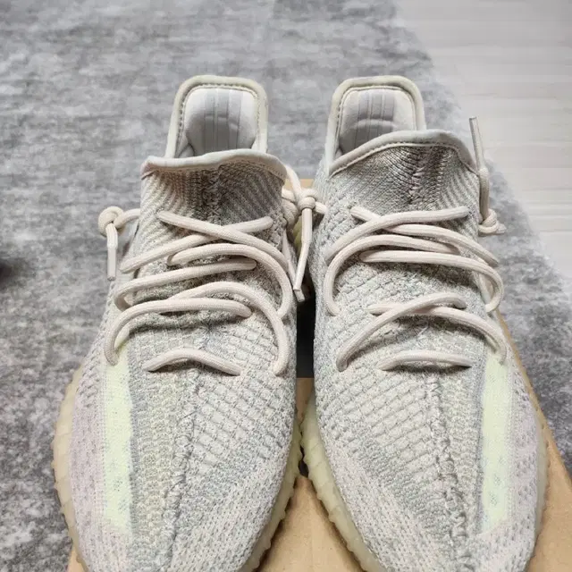 아디다스 이지부스트 YEEZY BOOST 350 V2  260사이즈