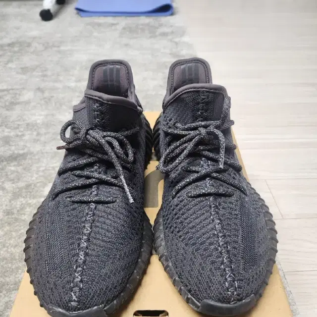 아디다스 이지부스트 YEEZY BOOST 350 V2  260사이즈 블랙