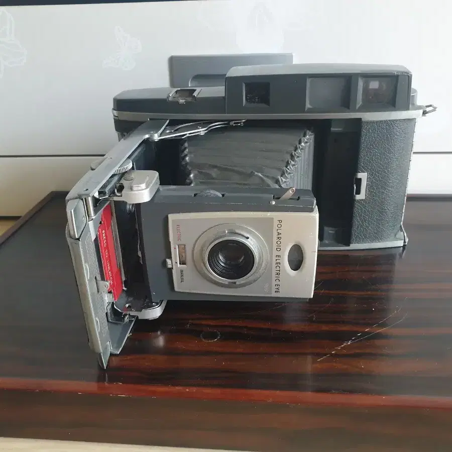 POLAROID 900 CAMERA