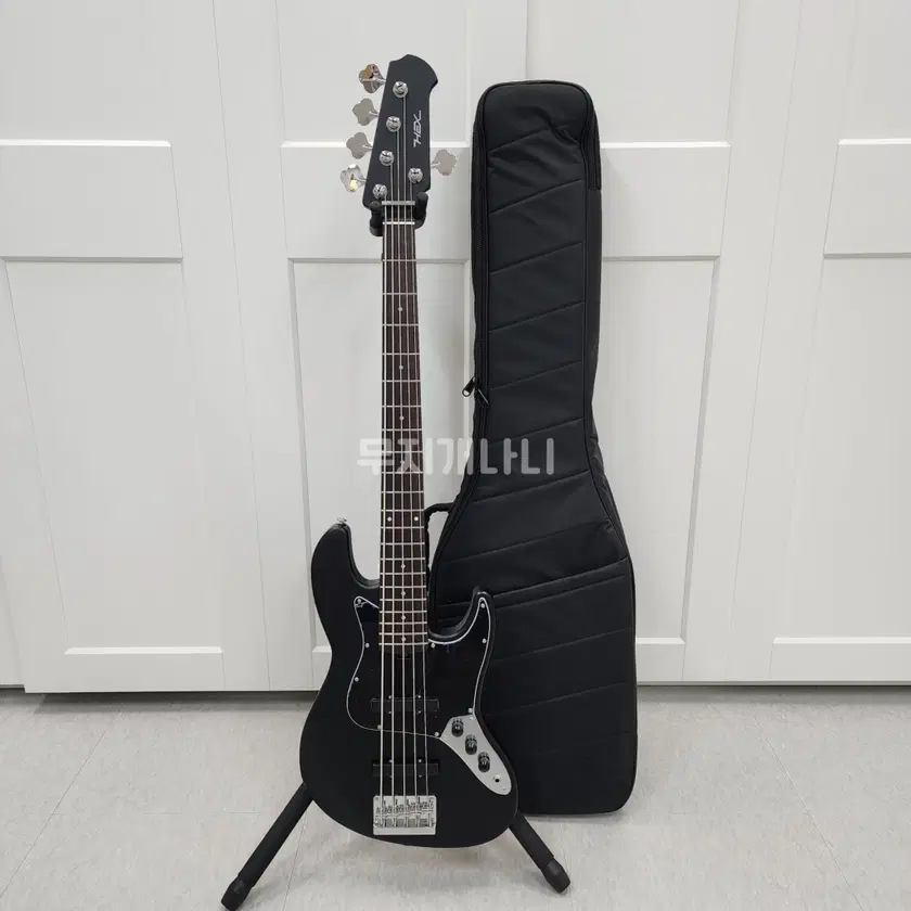 ヘックスヘッドレス 5弦ベースギターNB505ブラック HEX Guitars B305
