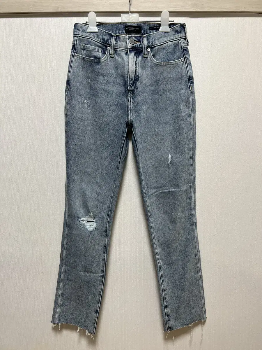 바나나리퍼블릭 청바지 LIGHT-WASH DISTRESSED JEAN