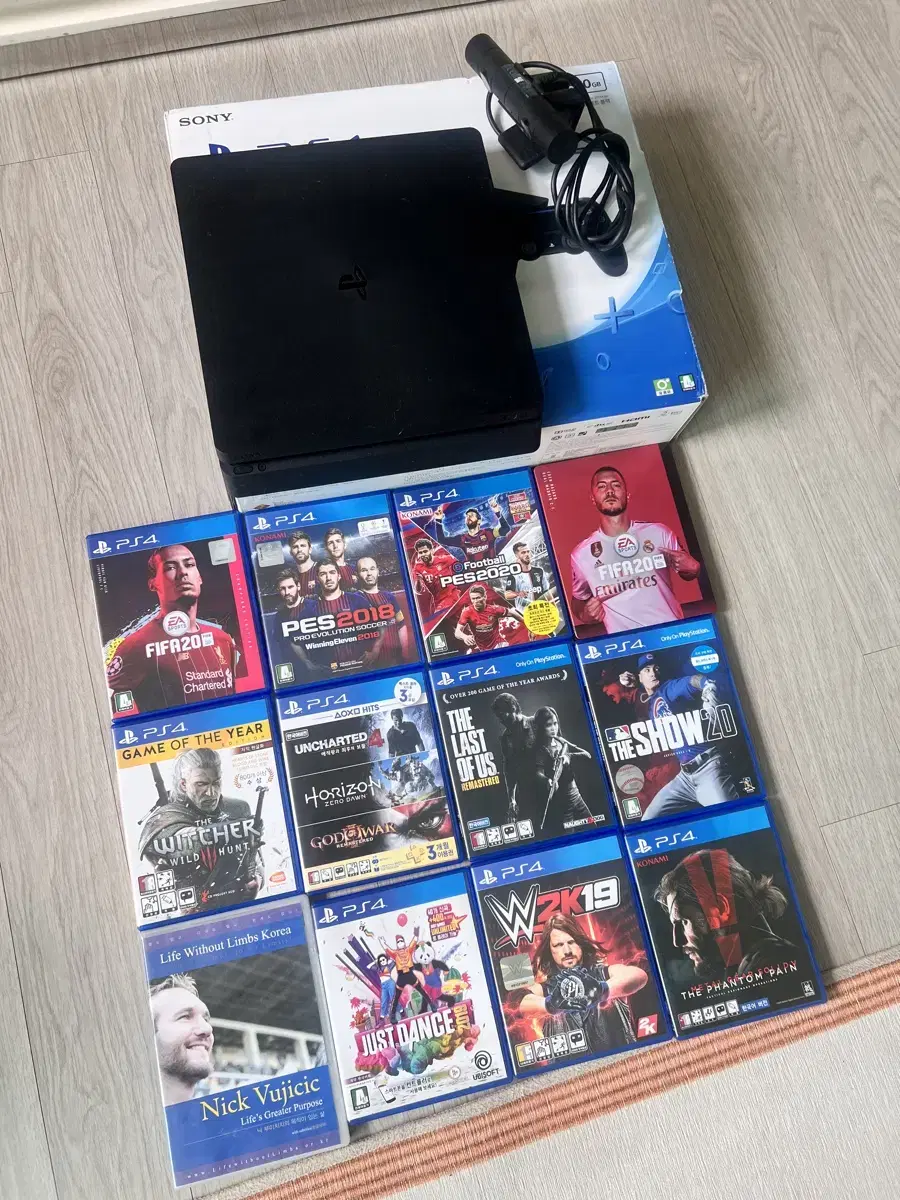 PS4 일괄판매 (콘솔, 패드, 모션캠, 게임팩10종)