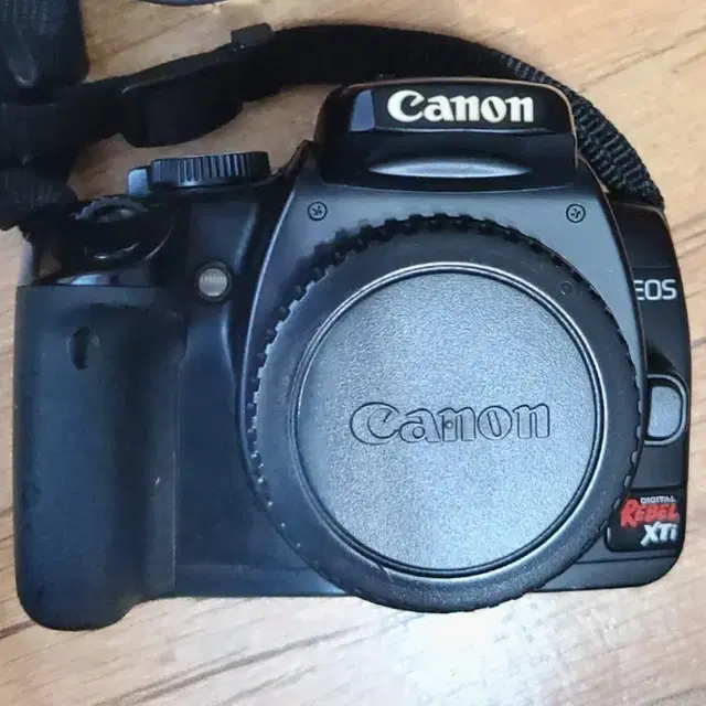 캐논 카메라 400D DSLR 팝니다.(레벨 XTi)