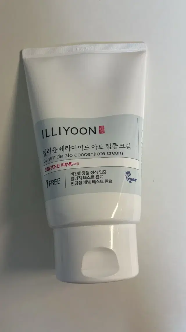 (미개봉)일리윤 세라마이드 아토 집중 크림200ml