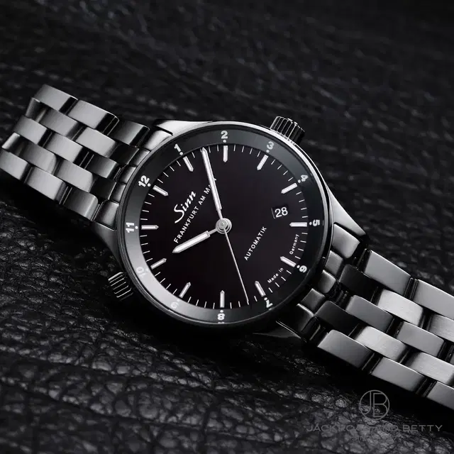 Sinn 6068 검판 새상품급 12-Hour Dual Time Zone