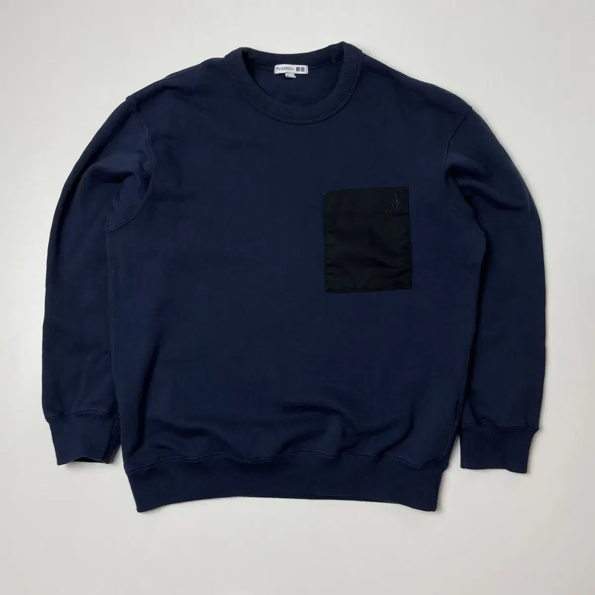 [TAKPO] JW Anderson Uniqlo Pocket Man-to-Man Navy M