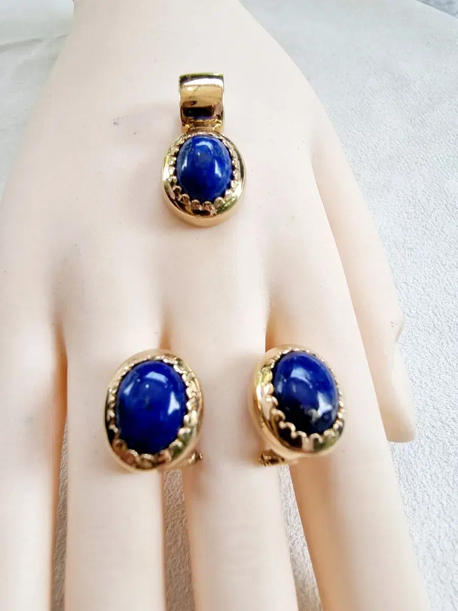 14k lapis lazuli set