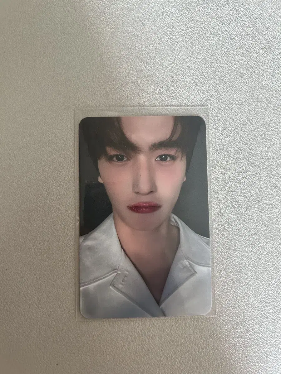 The Boyz hyunjae photocard Hinge