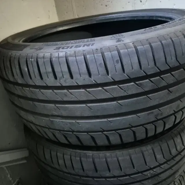 a3 출고용 타이어 225/40R1 18 개당 6만원에 팝니다