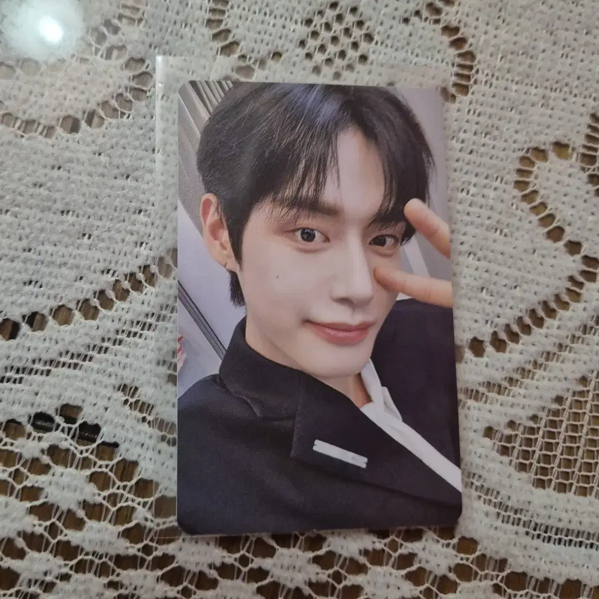 If it's a niche, try kim jiwoong photocard zerobaseone