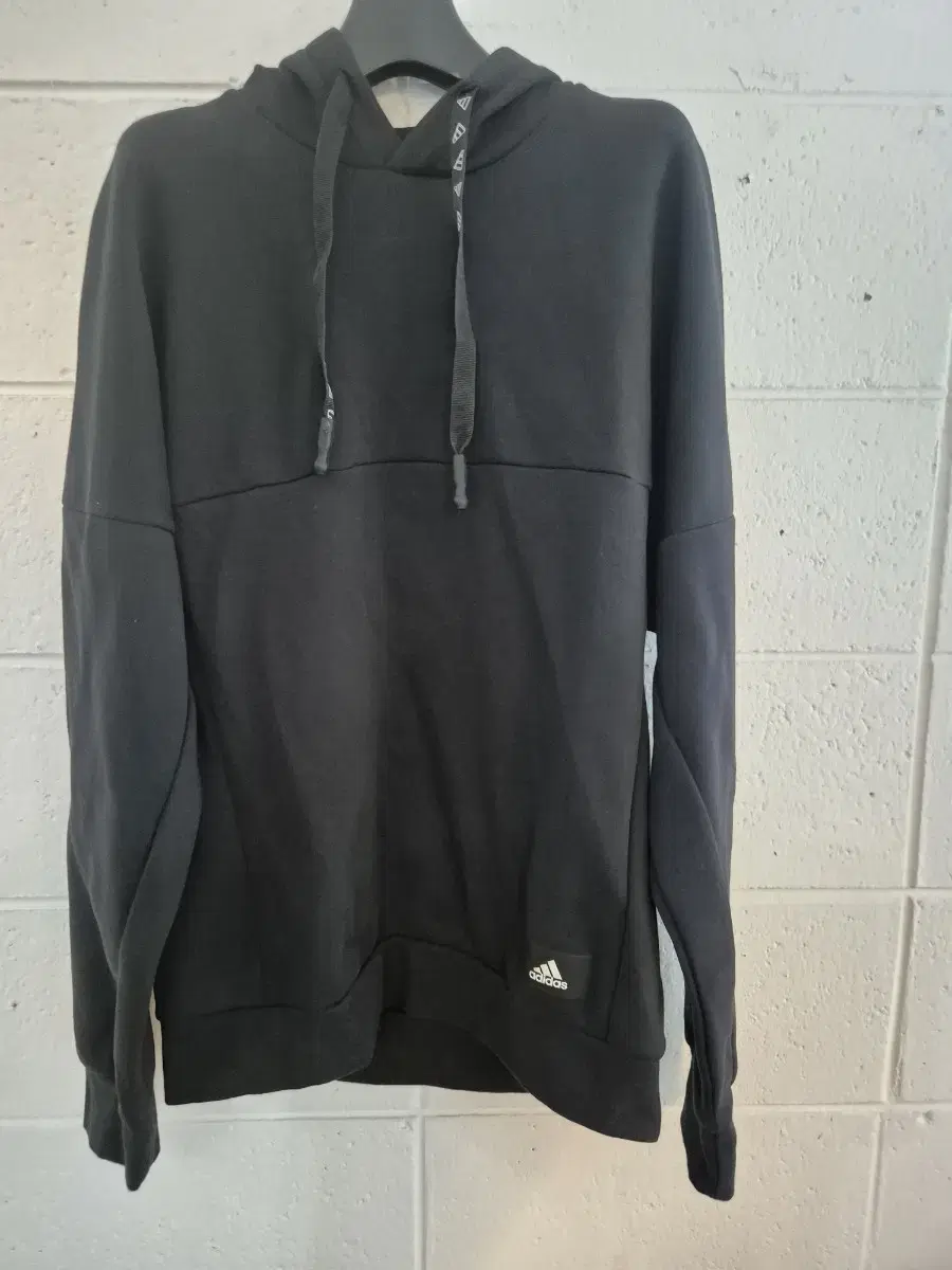 L ) Adidas Hoodie sells