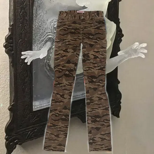 Jon vtg military camo slim fit pants