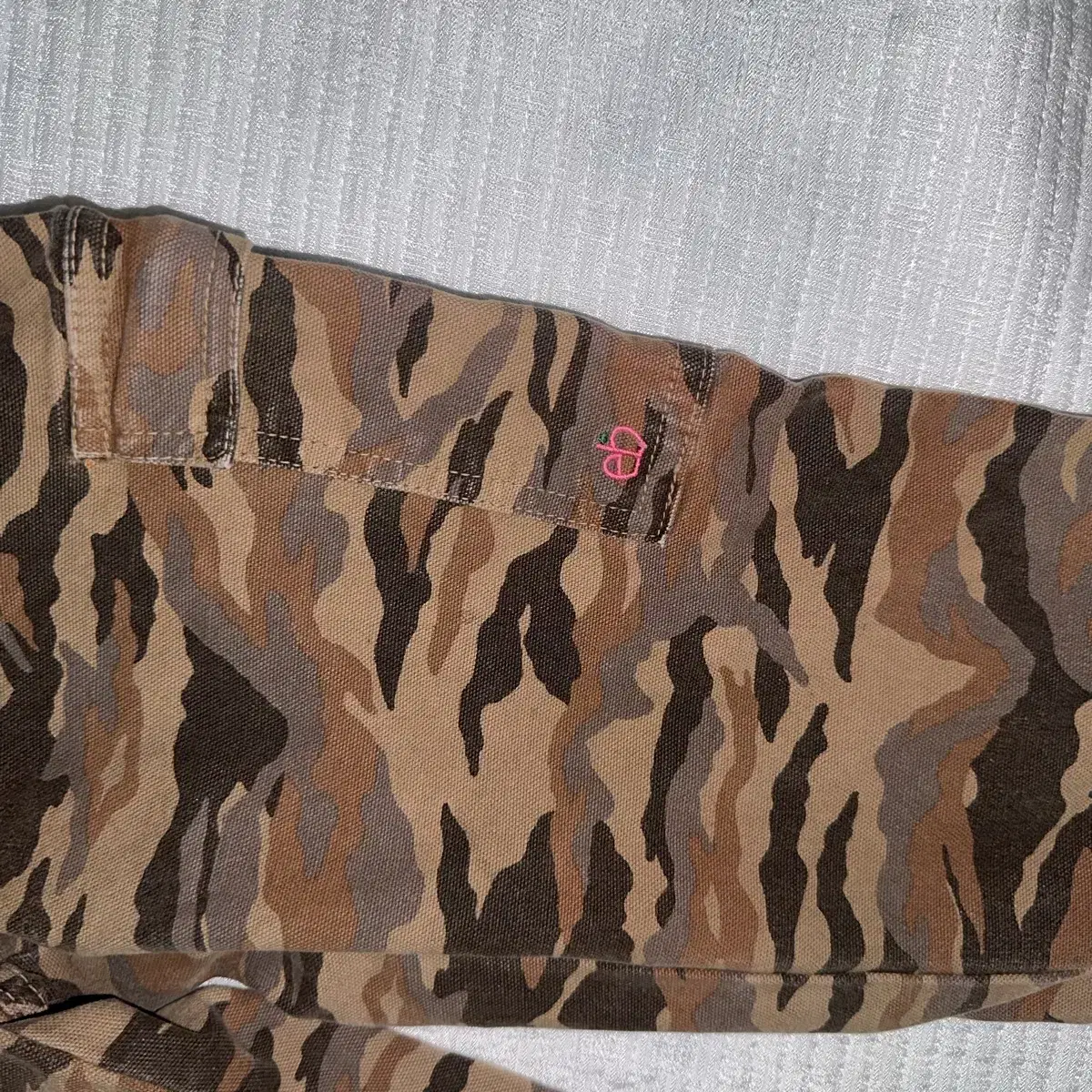 Jon vtg military camo slim fit pants