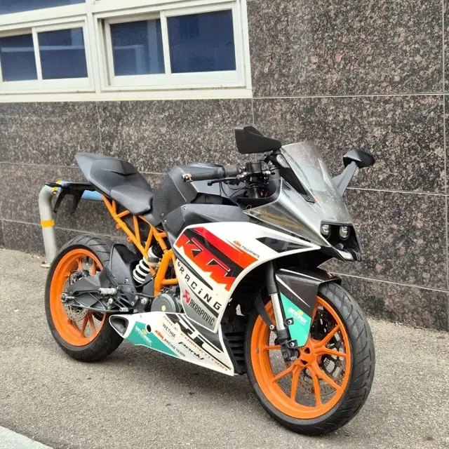 엔진수리한 KTM RC390 판매합니다.