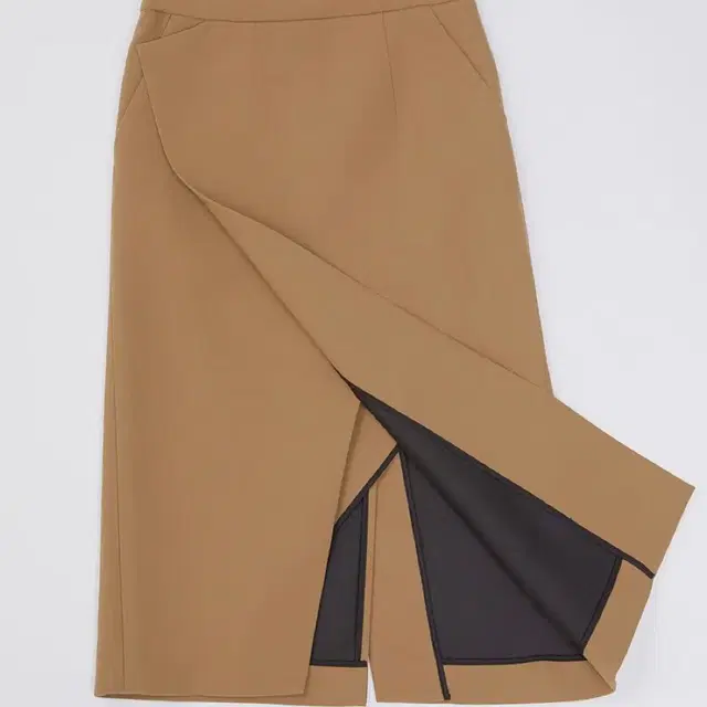 RECTO ASYMMETRIC WRAP SKIRT (BEIGE)