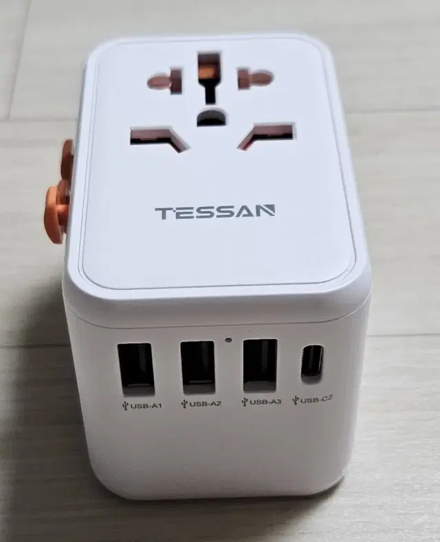 TESSAN 45W 세계여행용45W 어댑터636DT