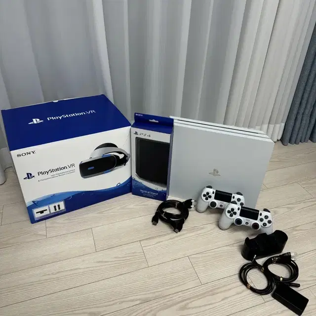 PS4 pro + vr(카메라,스틱) +cd 1개