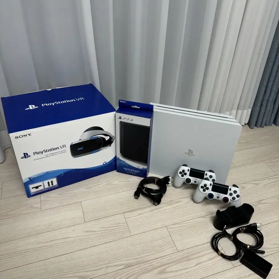 PS4 pro + vr(카메라,스틱) +cd 1개