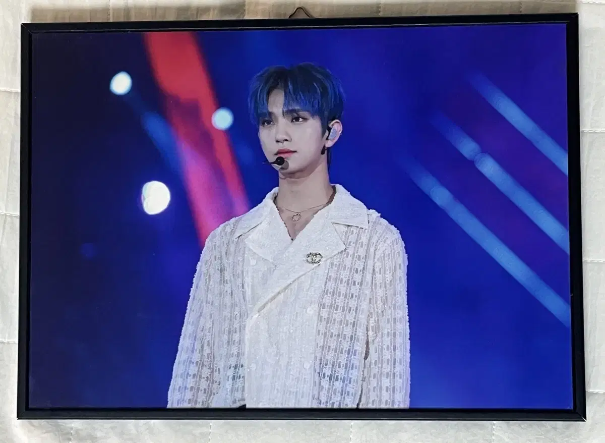 Seventeen joshua Framed