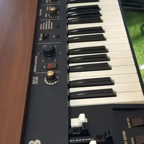 Roland  vk8