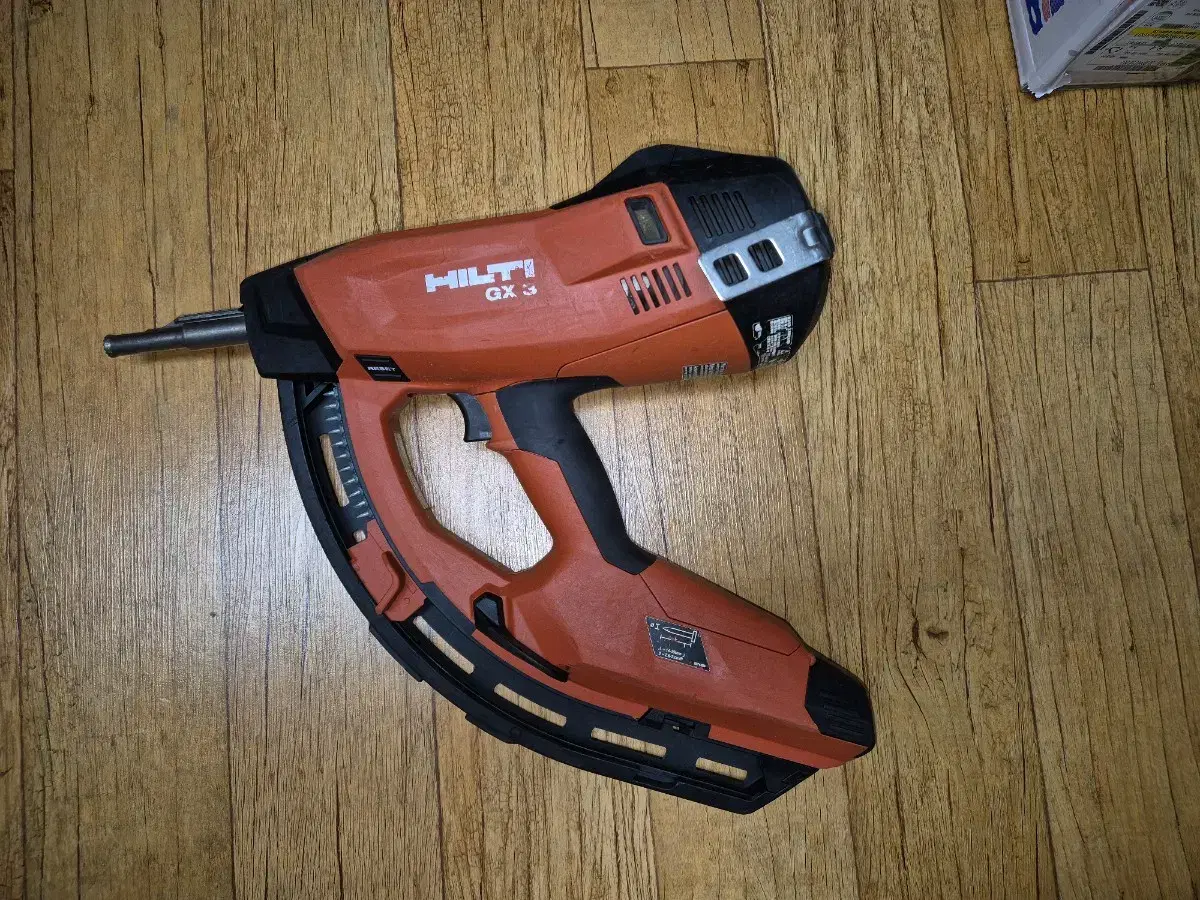 힐티 HILTI 신형타정기 GX3 입니다