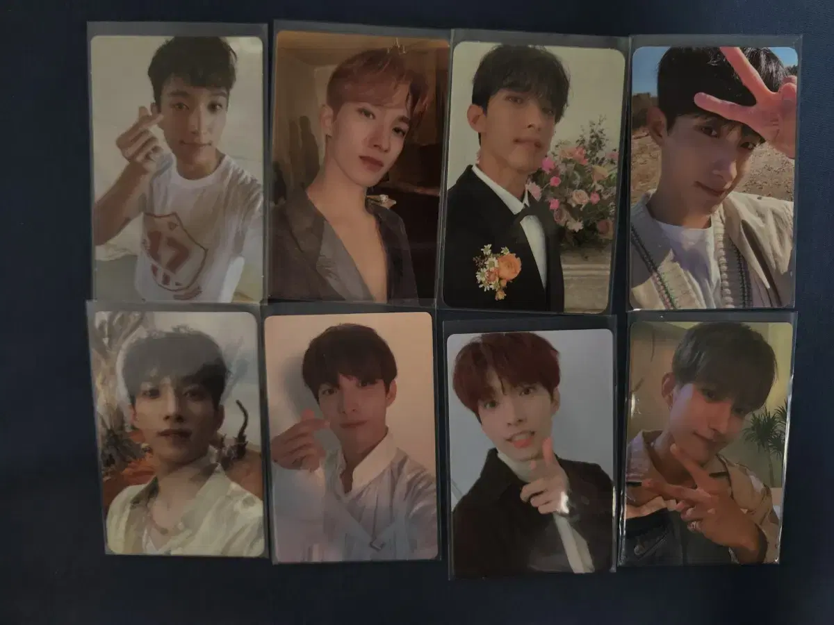 Seventeen dk Sells photo cards in bulk