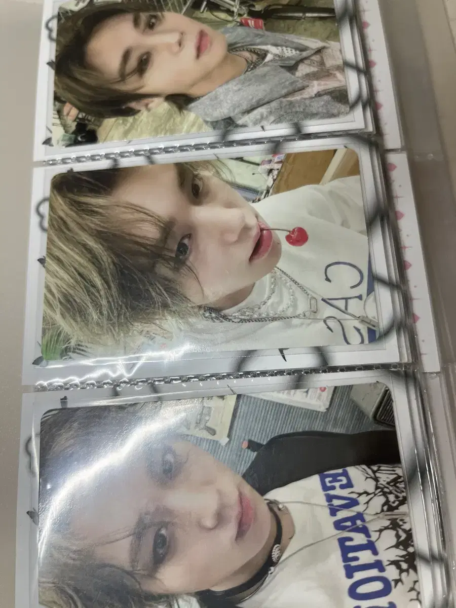 Park Jihoon Sells photocards