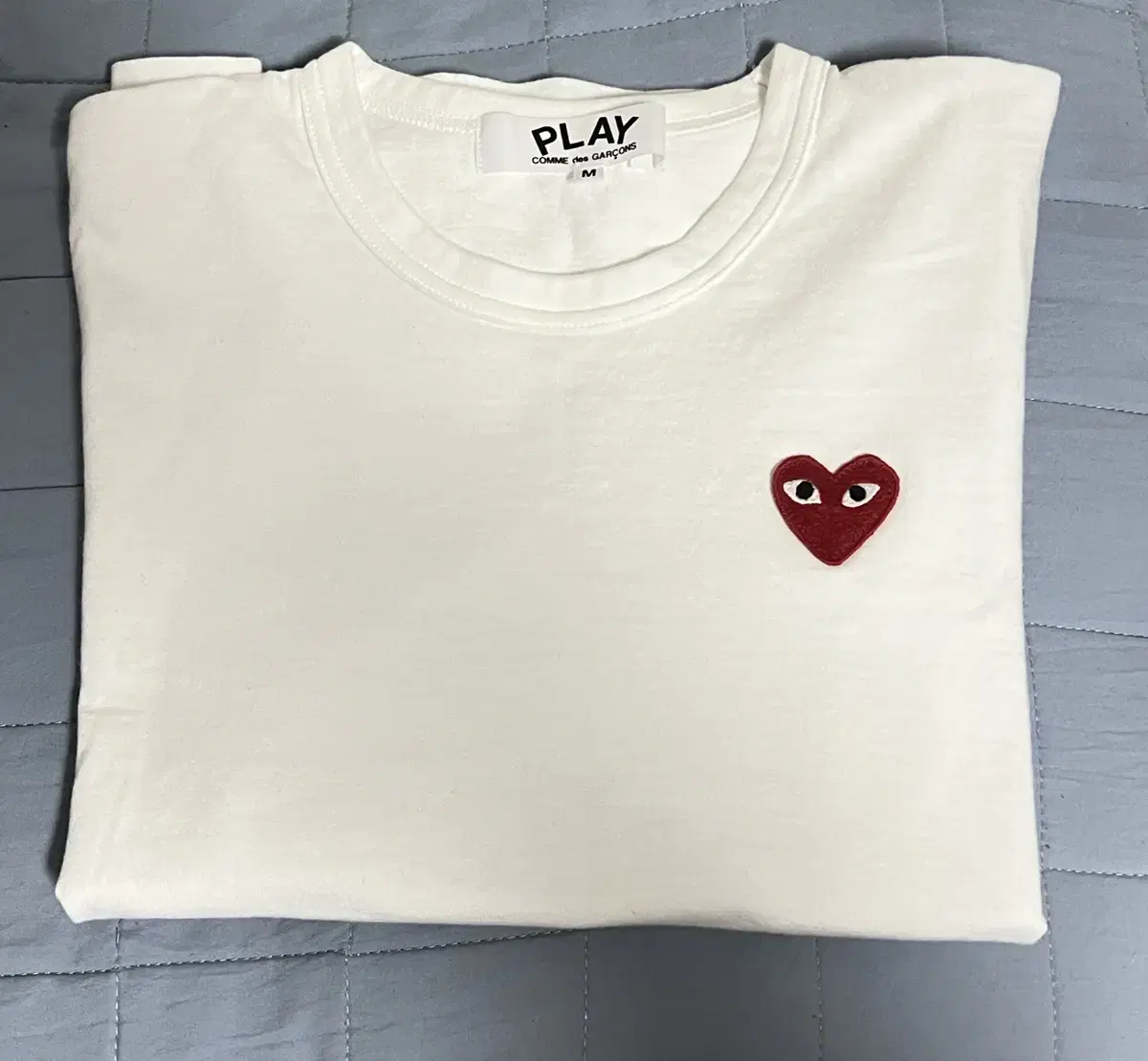 (W) Play Comme des Garçons Red Heart T-Shirt White Size M