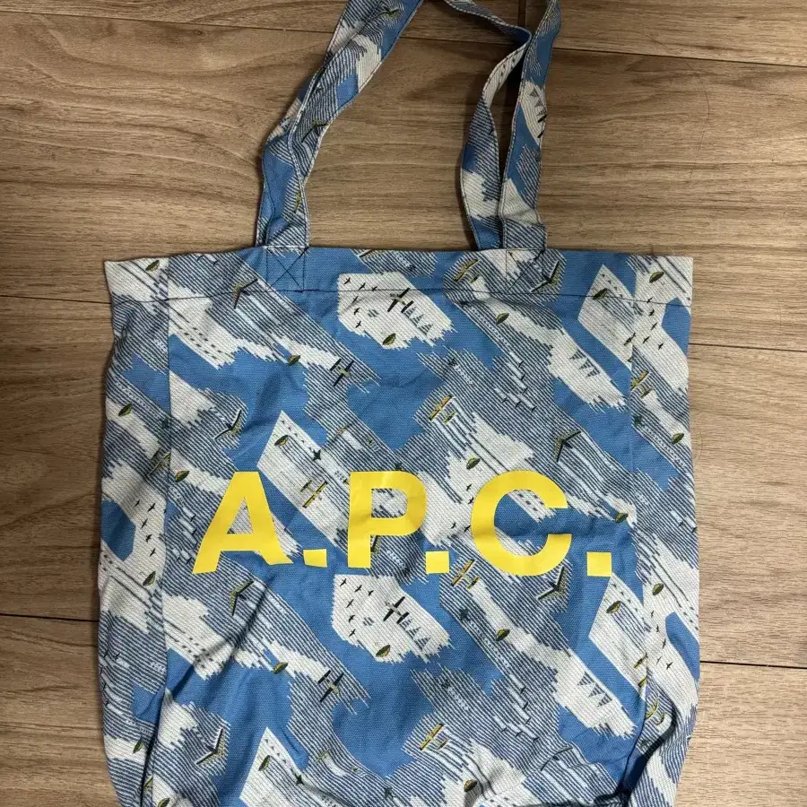 A.P.C 아페쎄 에코백 팝니다