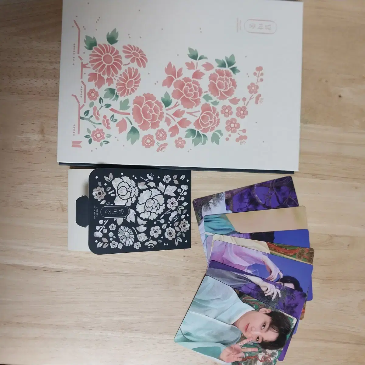 BTS's Dharma Center Photo Album, Photo Card Set