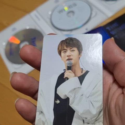 방탄 윙즈투어 콘서트 dvd 석진 포카포함 풀셋양도.  bts