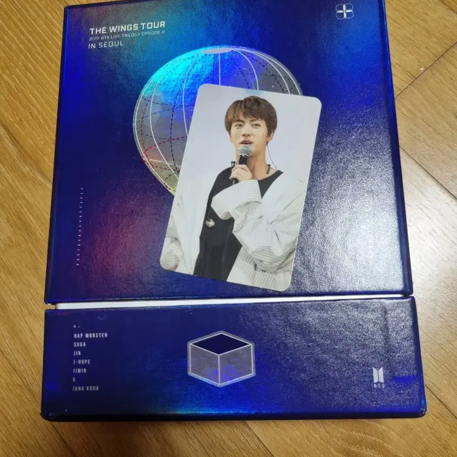 방탄 윙즈투어 콘서트 dvd 석진 포카포함 풀셋양도.  bts