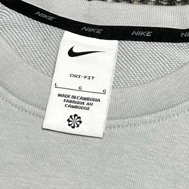 [ L ] Nike 나이키 드라이핏 월드와이트 기능성 맨투맨