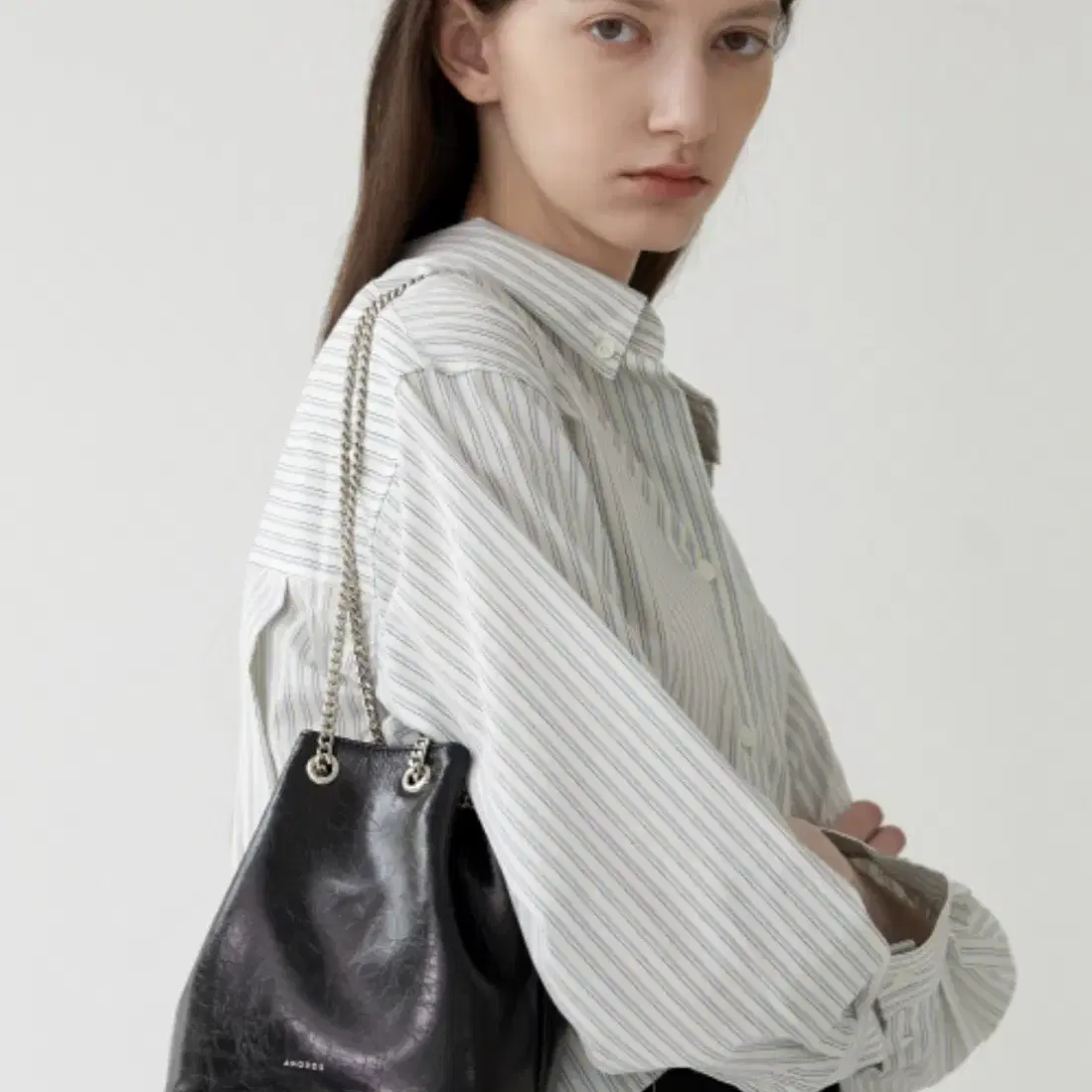 앤오즈 숄더백 TIWI chain leather bucket bag