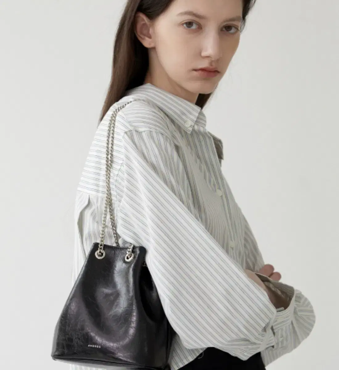 앤오즈 숄더백 TIWI chain leather bucket bag