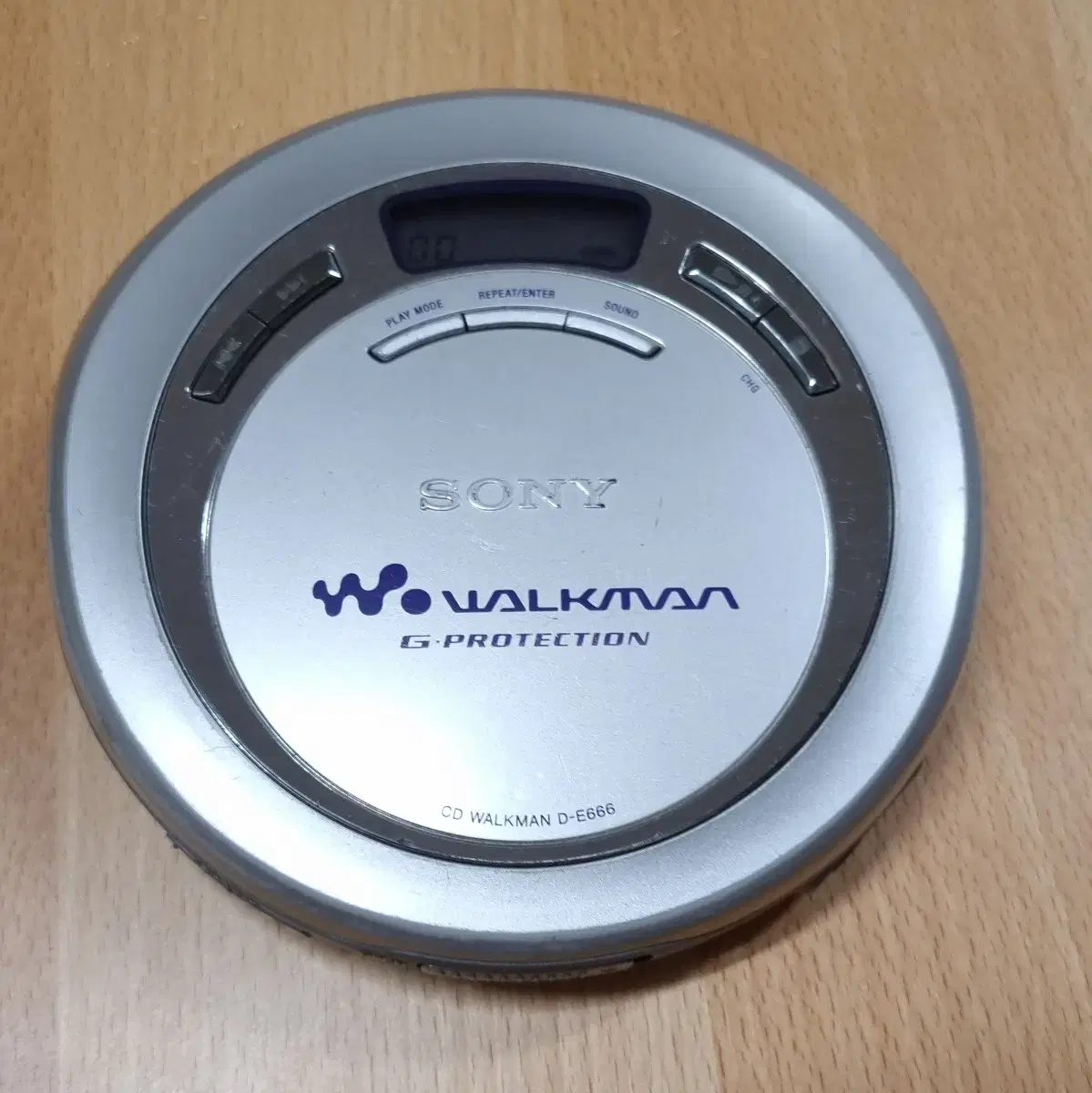 Sony CD Walkman D-E666