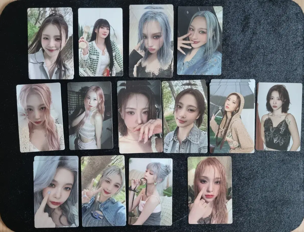 Dreamcatcher album sells photocards (Bon Voyage, Justice)