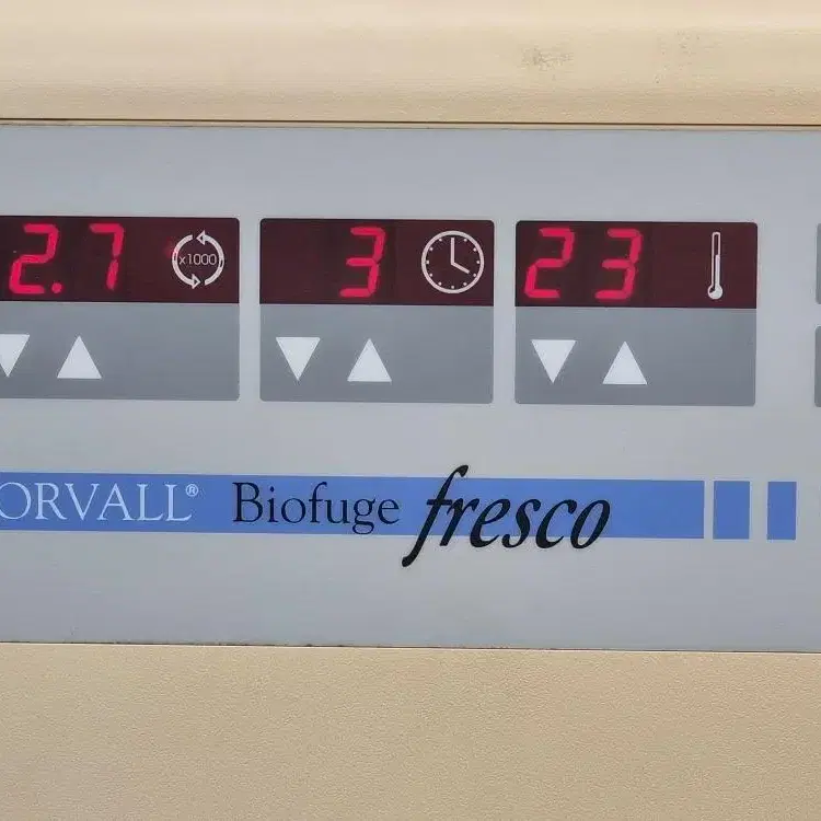 Sorvall Biofuge fresco 원심분리기.