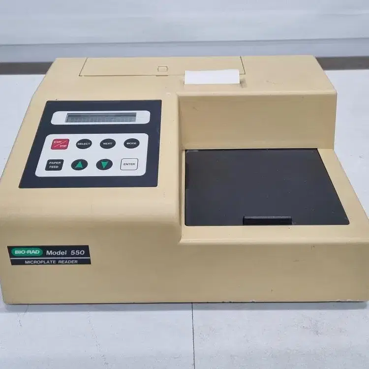 BIO-RAD 550 Microplate Reader.